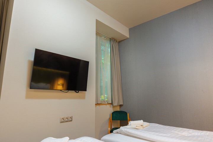 Room 31 of 83