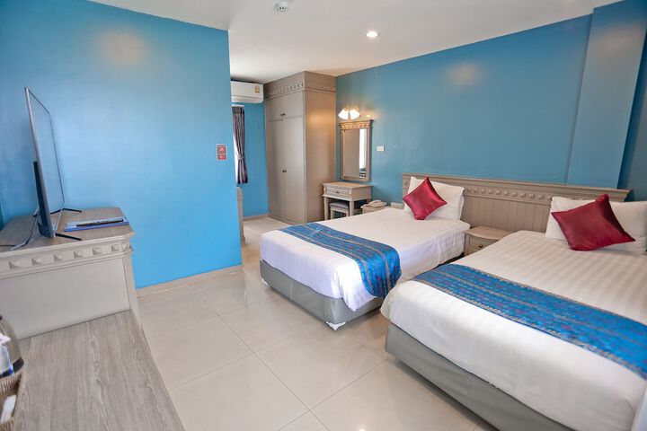 Room 10 of 135