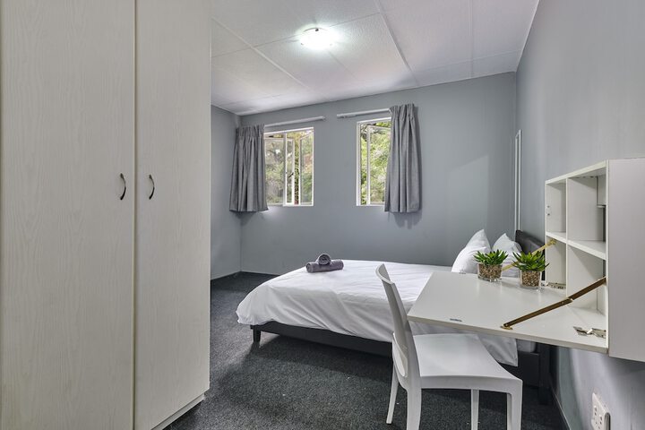 Room 10 of 34
