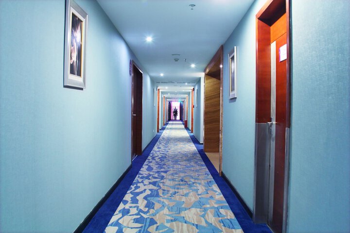 Ballroom/Hall 17 of 19