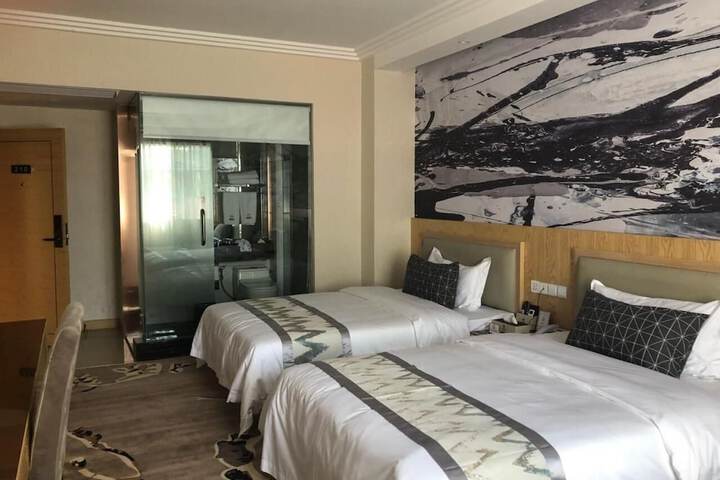 Room 27 of 53