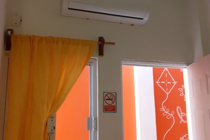 Room 4 of 28