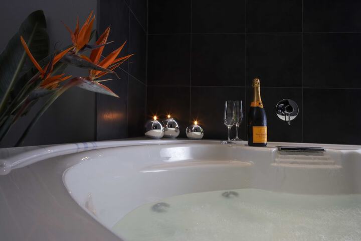 Hot Tub 43 of 67