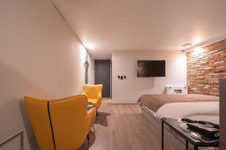 Room 20 of 64