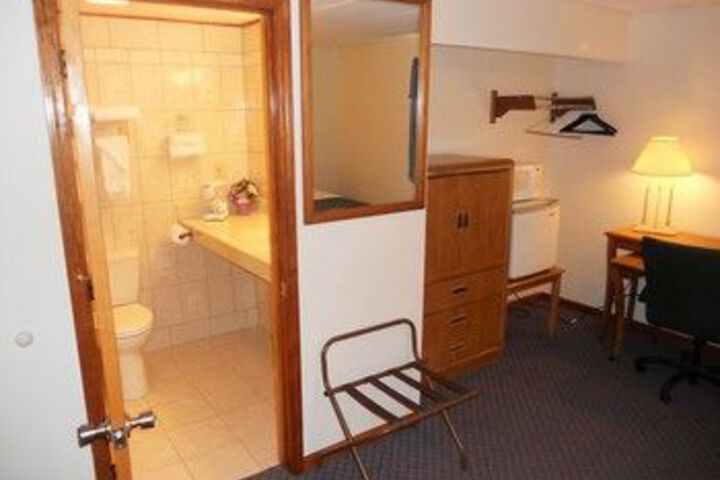 Room 4 of 47