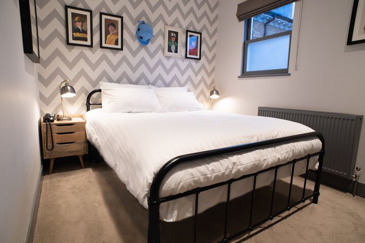 Room 6 of 64