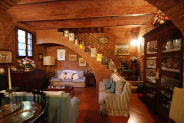 Room 16 of 21