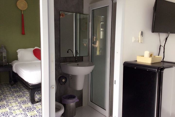 Room 10 of 62