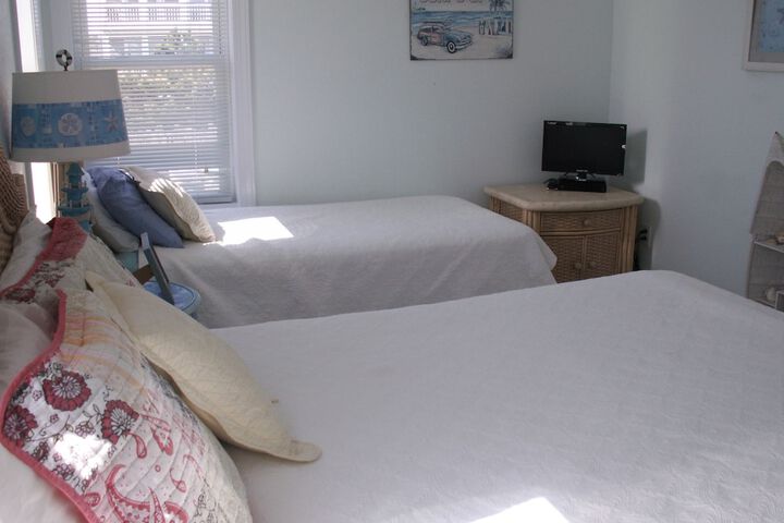 Room 28 of 61