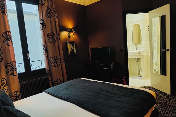 Room 53 of 74