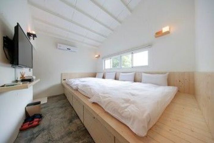 Room 17 of 30