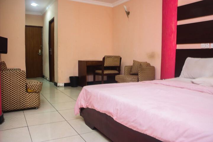 Room 27 of 35