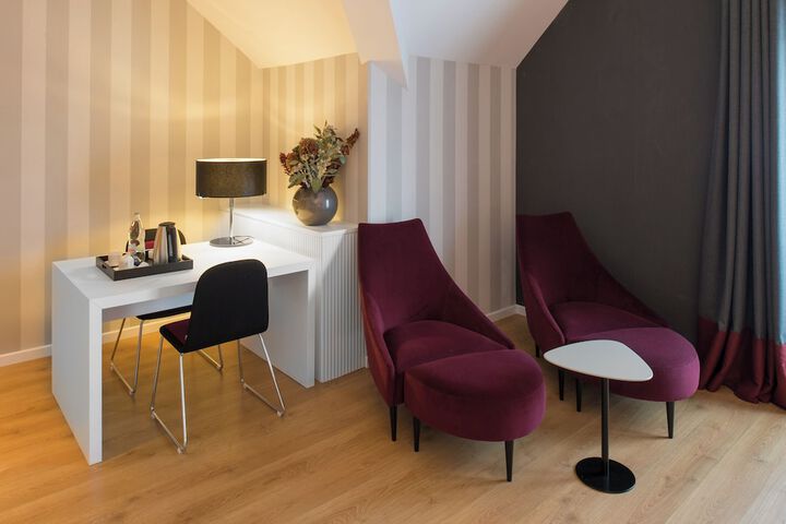 Room 25 of 88
