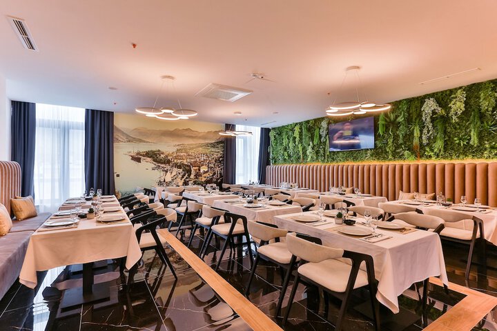 Dining 52 of 70