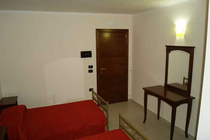 Room 15 of 27