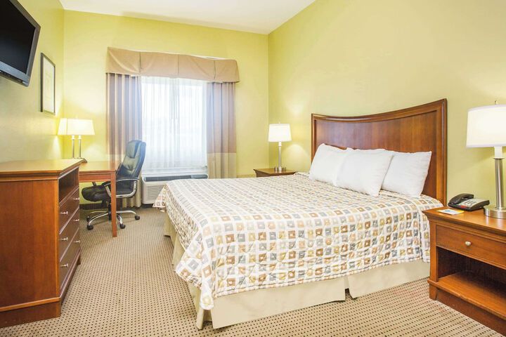 Room 5 of 12