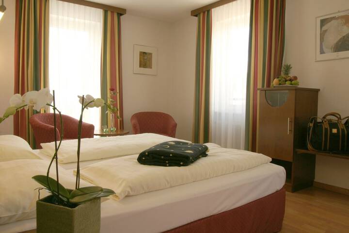 Room 13 of 86