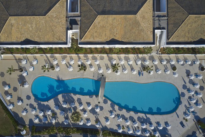 Pool 41 of 79