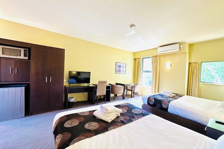 Room 18 of 25