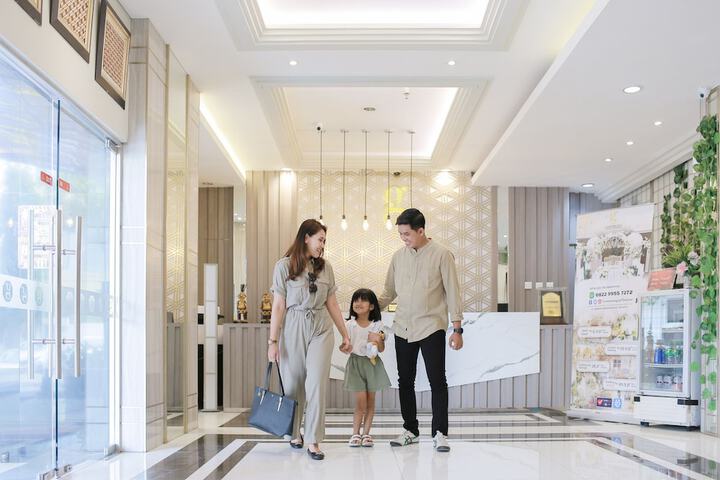 Hotel Lobby
