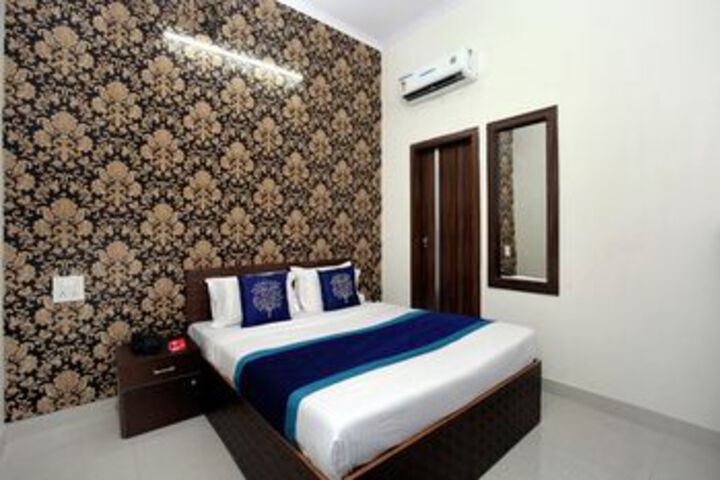 Room 4 of 22