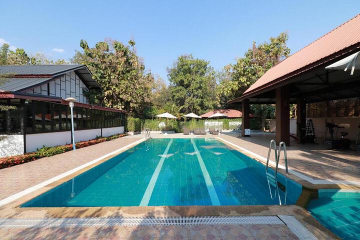 Tong House Resort
