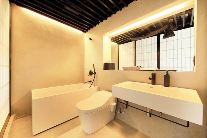Room 17 of 21