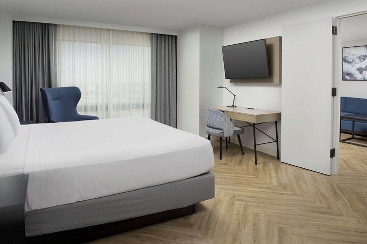 1 King Bed Suite (7 of 8)