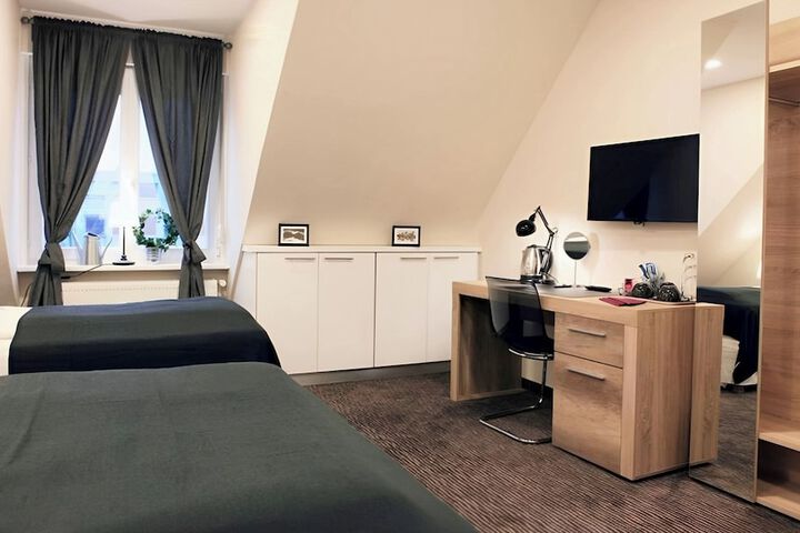 Room 5 of 40