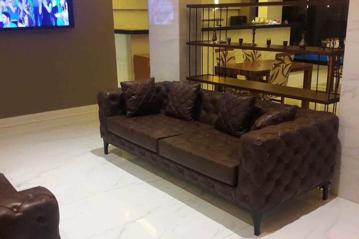 Entrance & Lobby