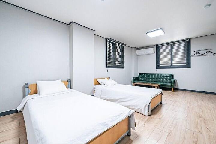 Room 26 of 65