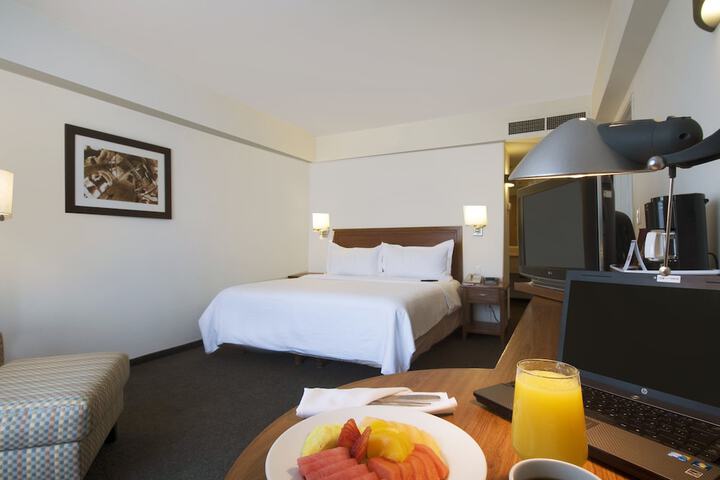 Room 5 of 37