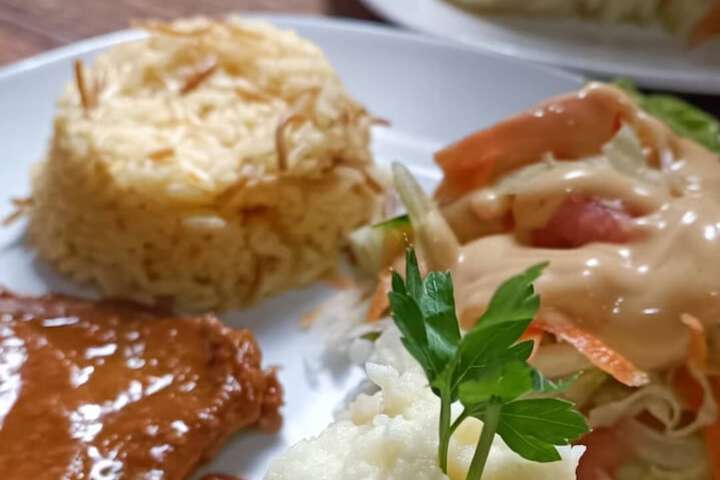 Dining 10 of 18