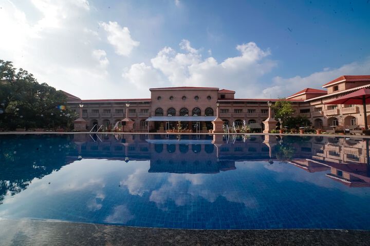 Hotel Exterior 118 of 124