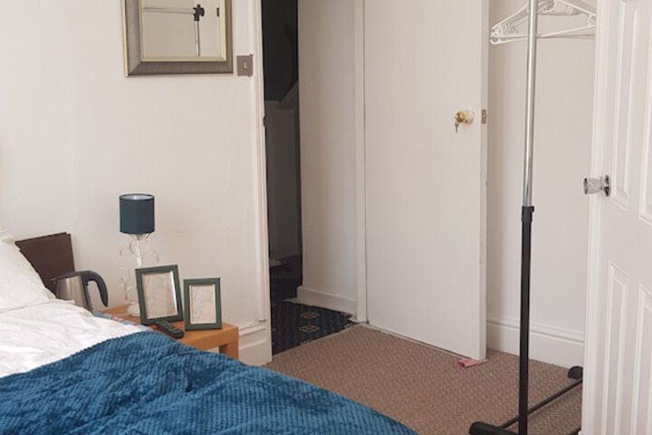 Room 7 of 11