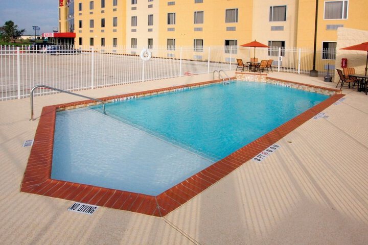 Pool Hotel