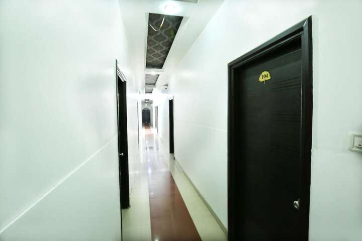 Ballroom/Hall 29 of 31