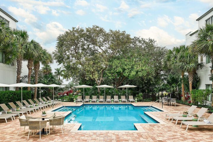 Hotel Pool