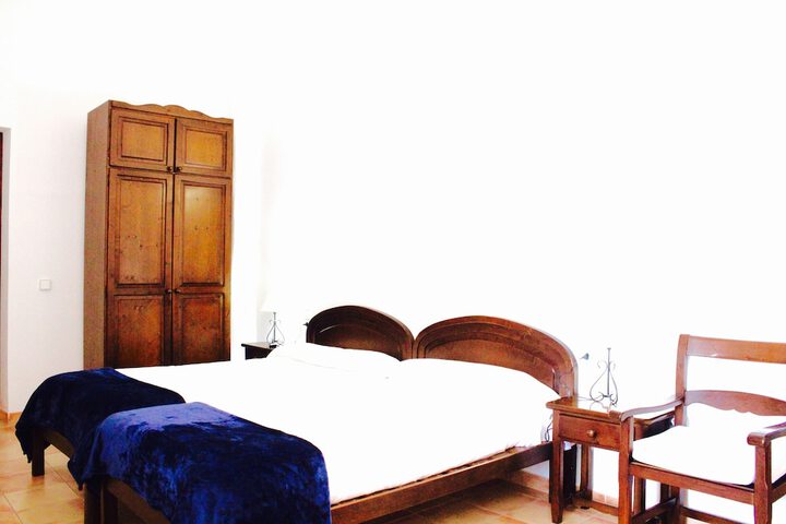 Room 4 of 34