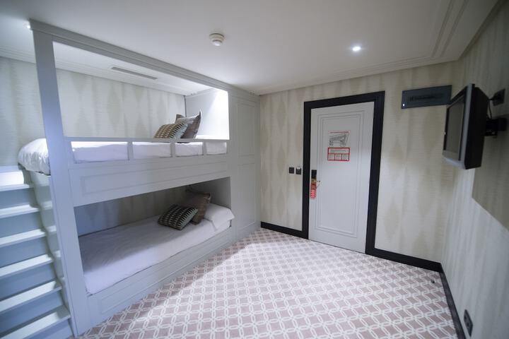 Room 10 of 138