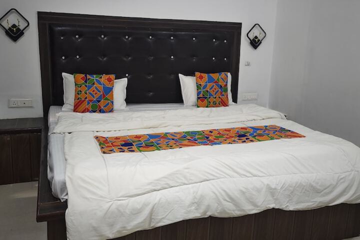 Room 4 of 24