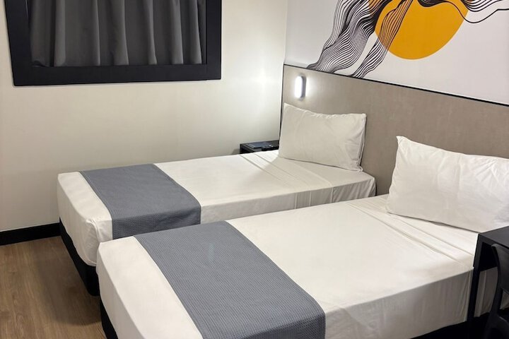 Room 10 of 23