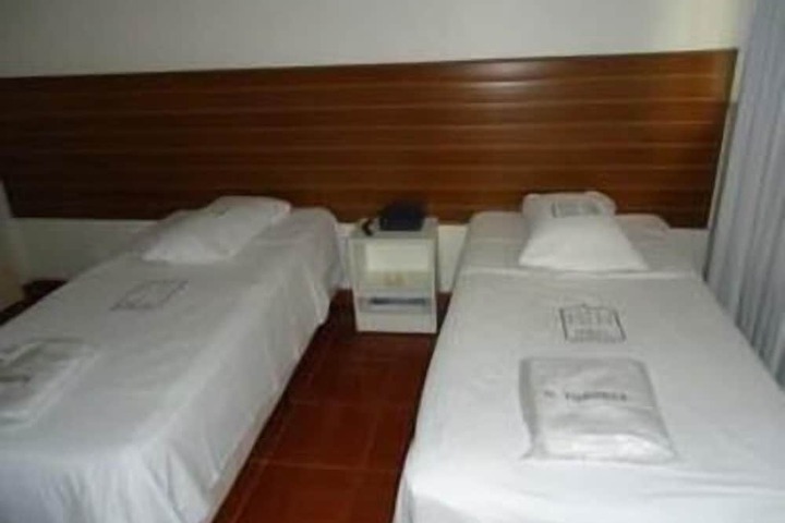 Room 3 of 43