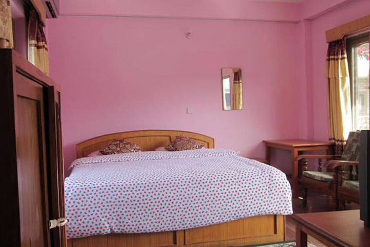 Room 5 of 17