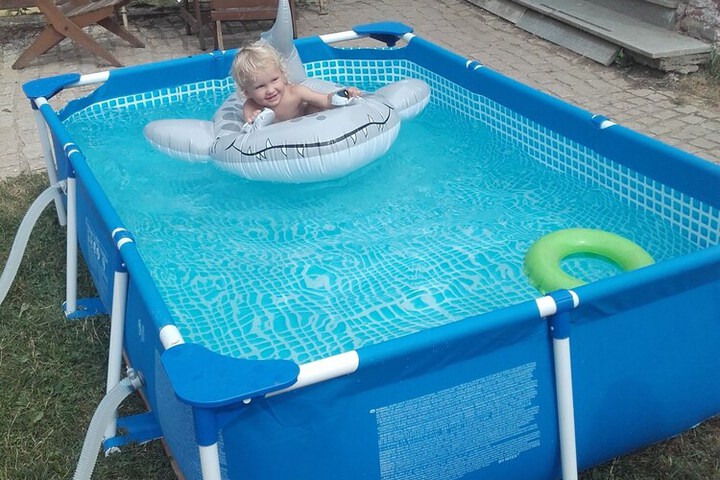 Pool 32 of 40