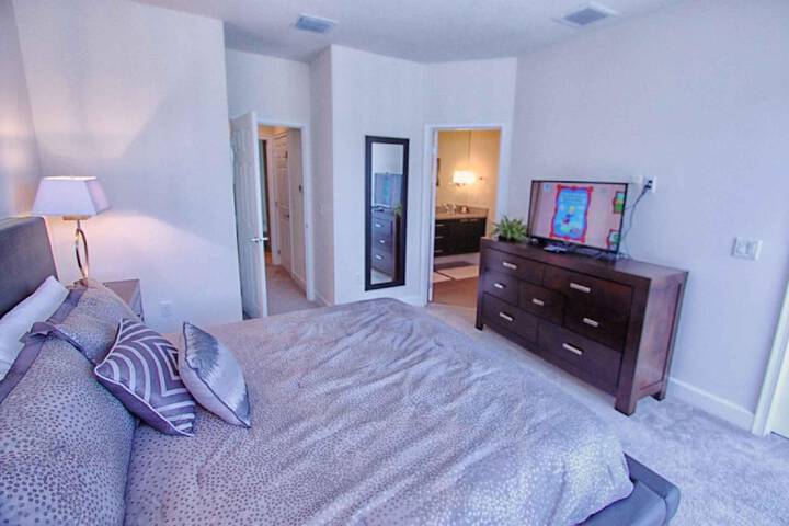 Room 9 of 47