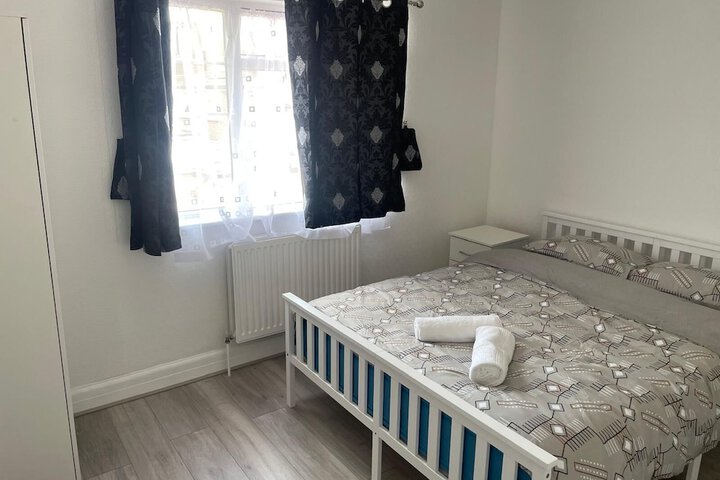 Room 8 of 18