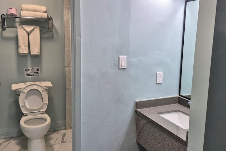 Room 83 of 99