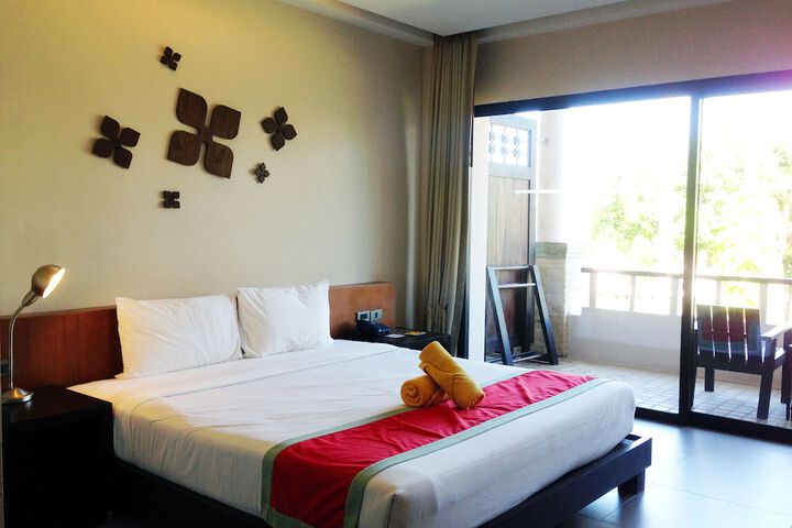 Room 8 of 128