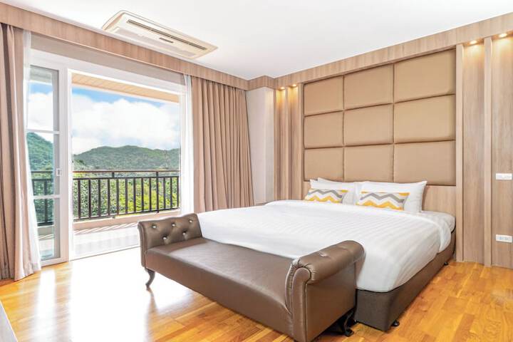 Room 52 of 144
